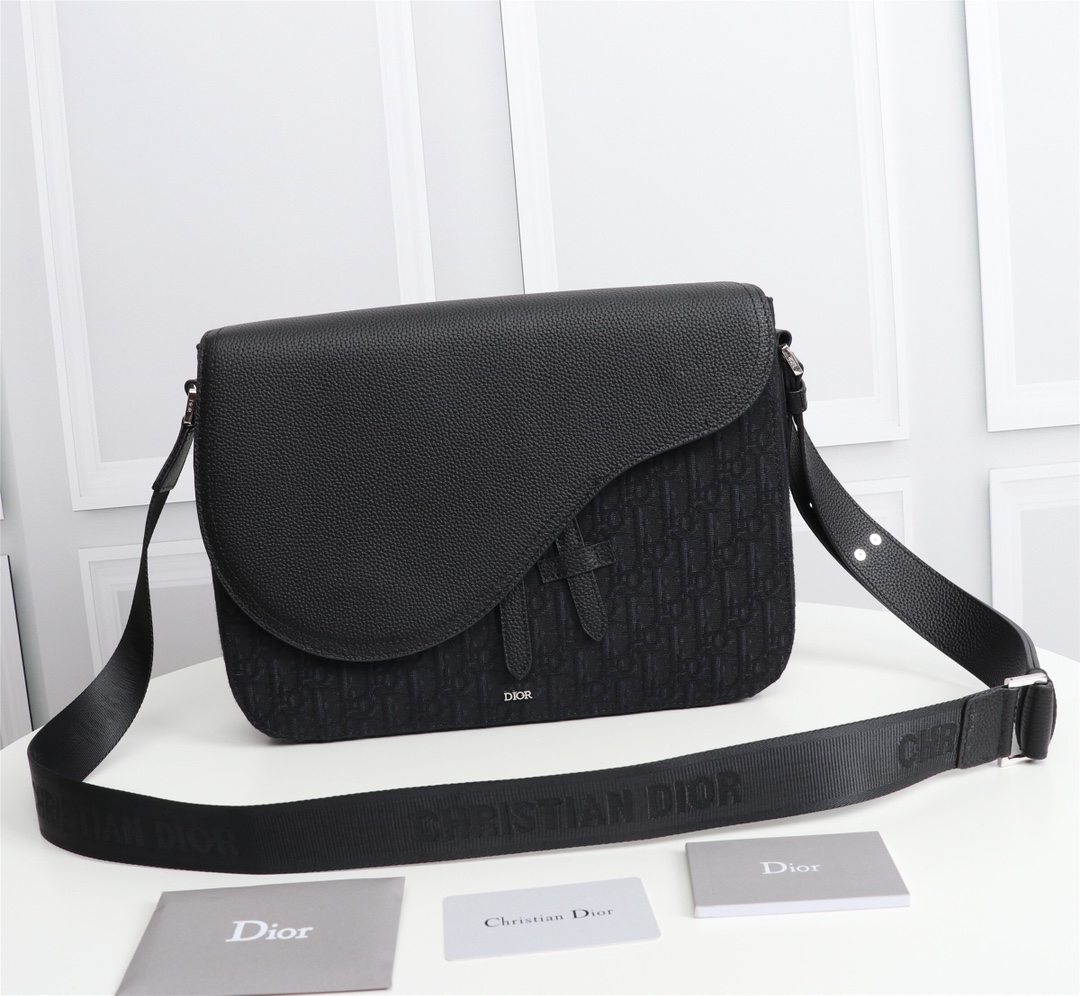 SA 디올 새들 메신저 크로스백 1ADME113  36.5 x 24.5  x 5.5 cm