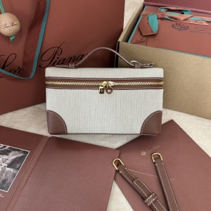 로로피아나 엑스트라 포켓 파우치백 Extra Pocket L19