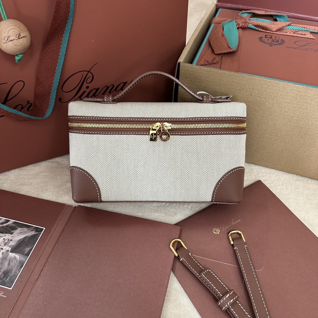 로로피아나 엑스트라 포켓 파우치백 Extra Pocket L19
