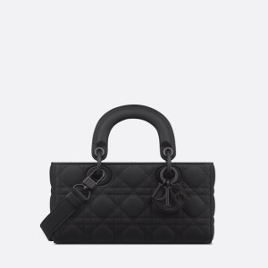 SSA 디올 LADY D-JOY 레더 퀼팅 로고 체인 스몰 백 M0613SLOI 22 x 12 x 6cm