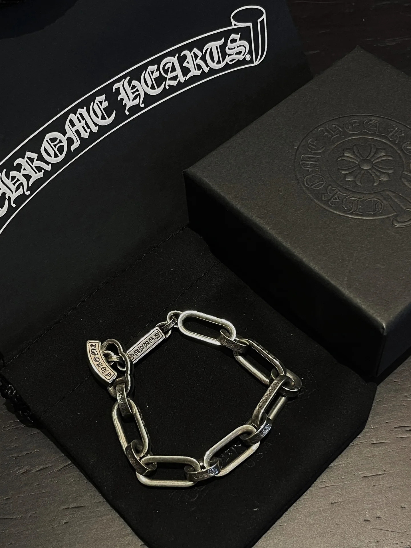 Chrome Hearts Paper E 팔찌｜925 실버