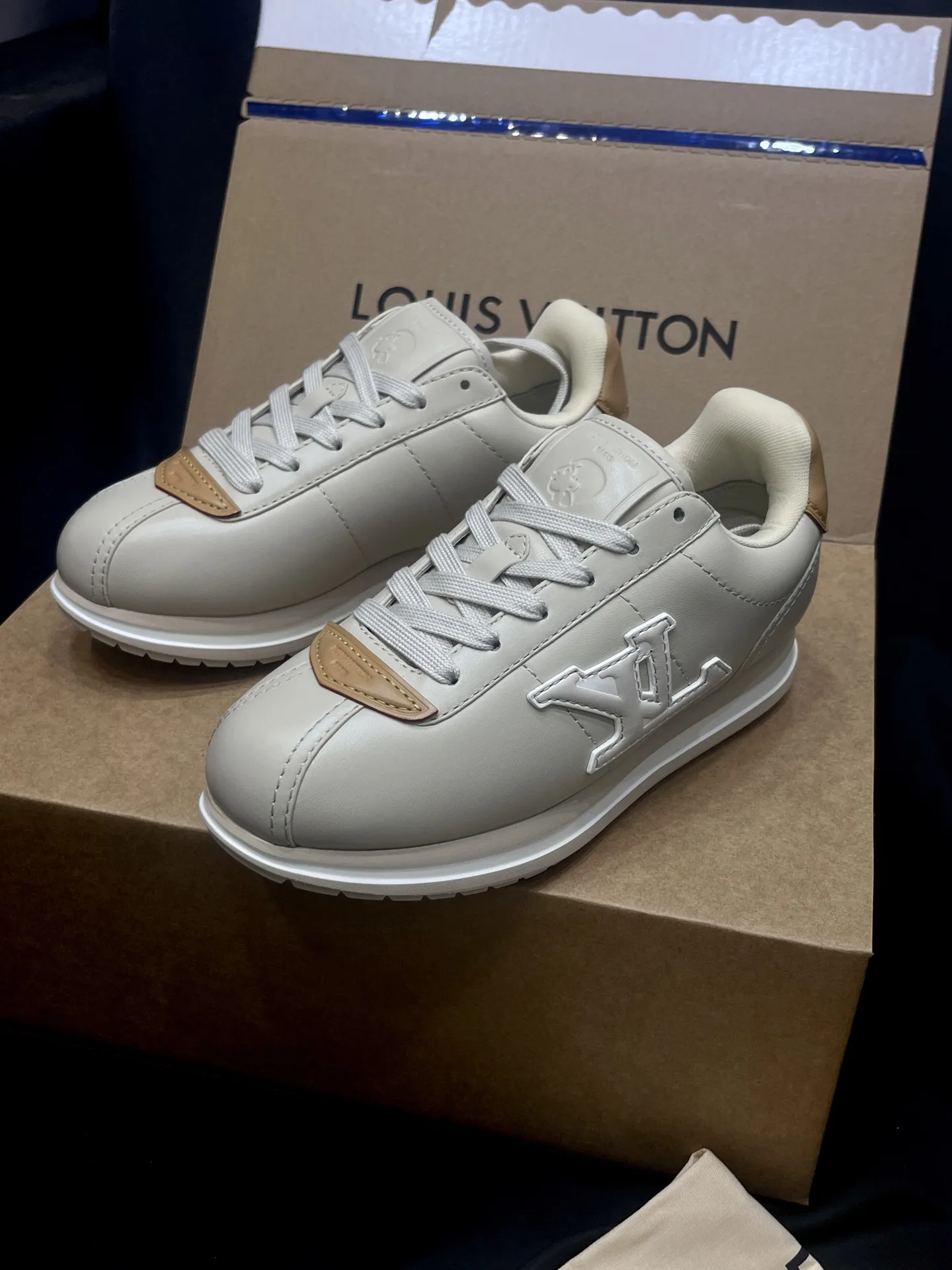 LV Buttersoft 스니커즈｜남녀공용