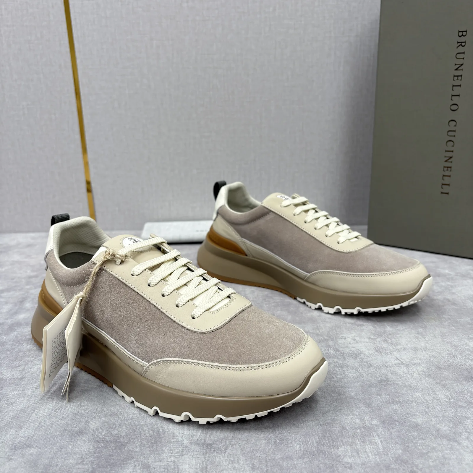 Brunello Cucinelli 로우탑 스니커즈