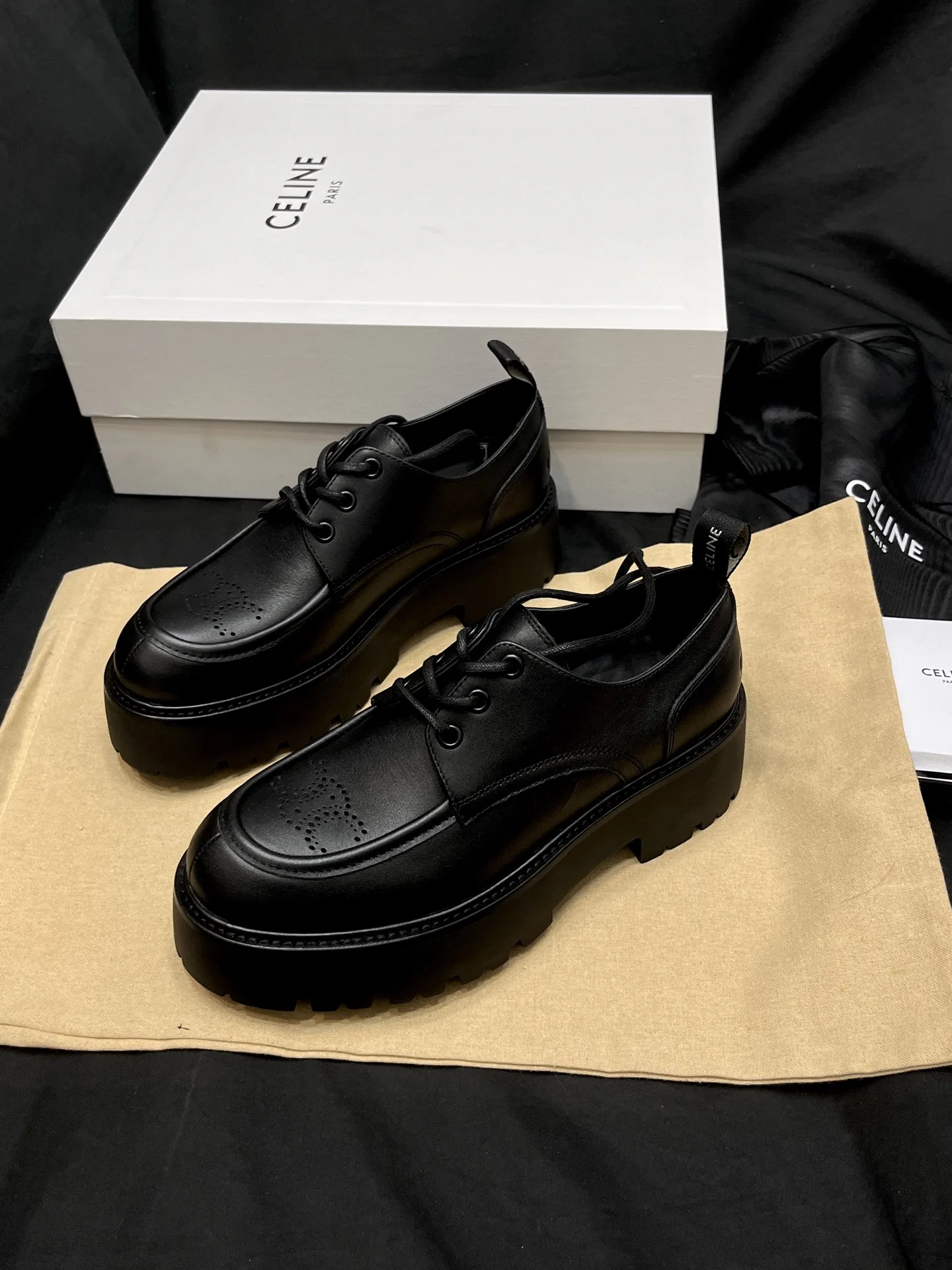 셀린느(Celine) | 로퍼 364043579C
