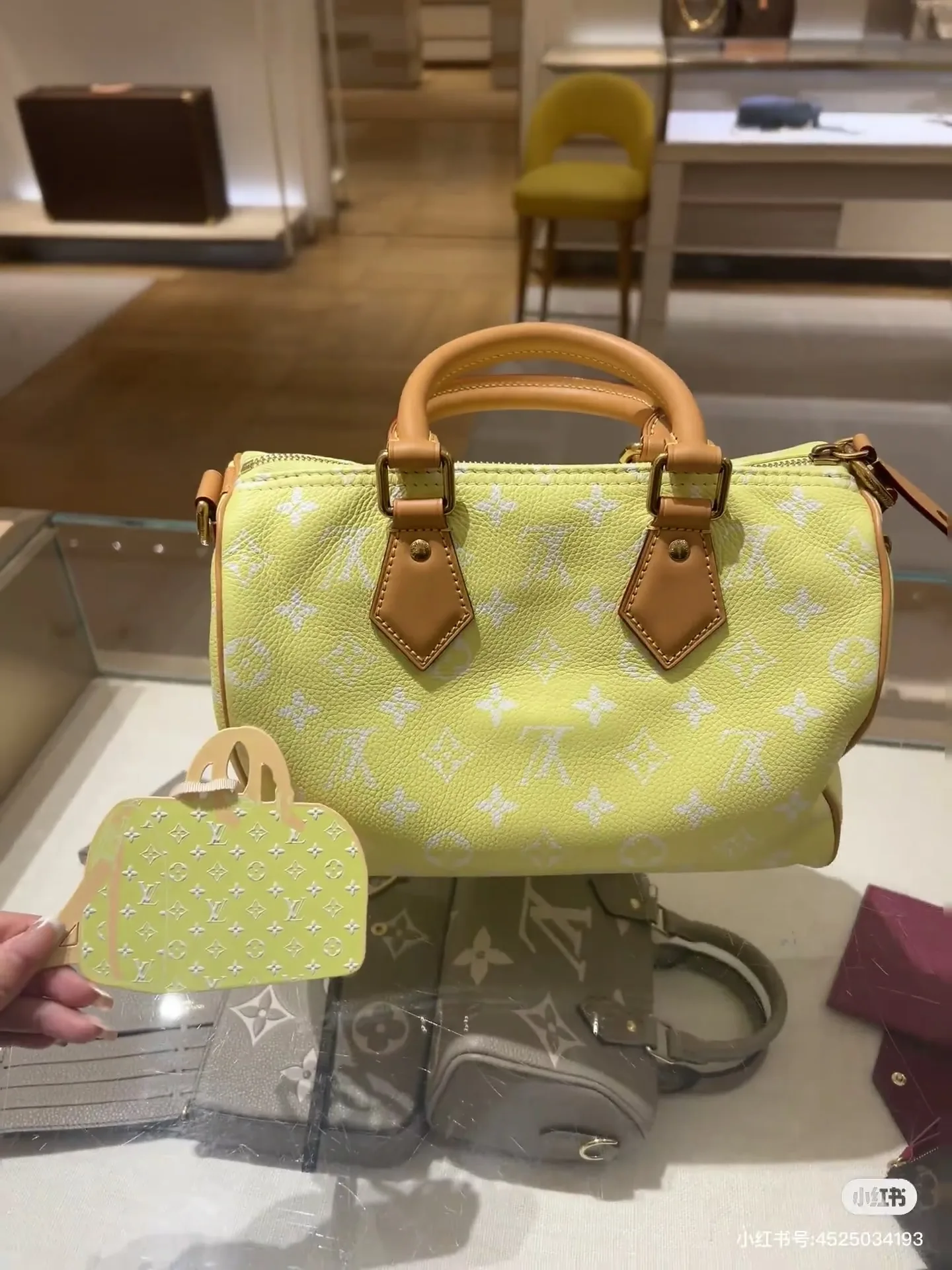 루이비통  Speedy P9 Bandoulière 30 Monogram  M14077  21 x 17 x30cm