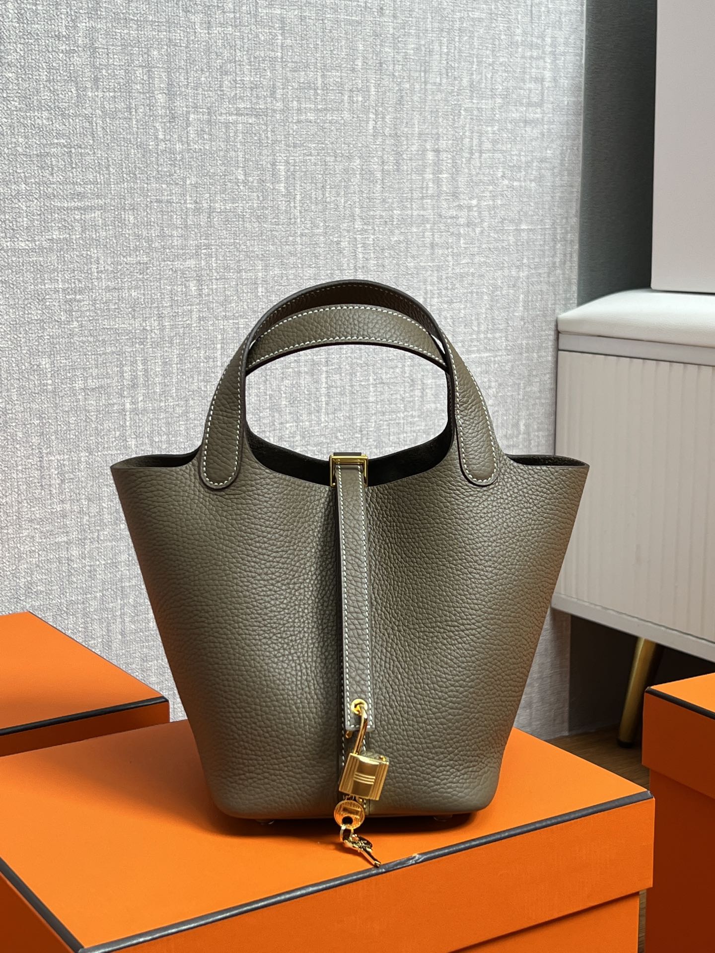 M9 Herme* Picotin Lock 18bag