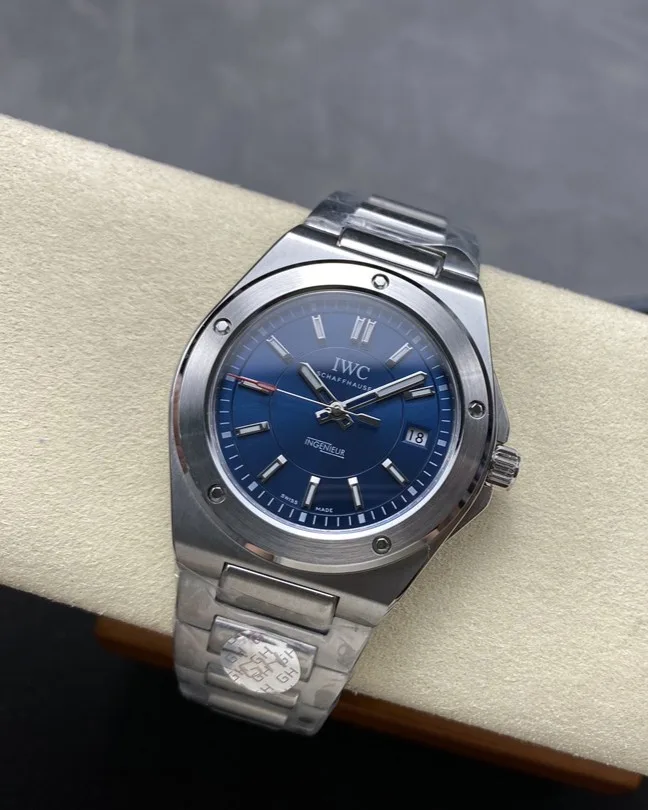 GH l 9015무브먼트  l 40mm l 인제니어 오토매틱 - IW323904