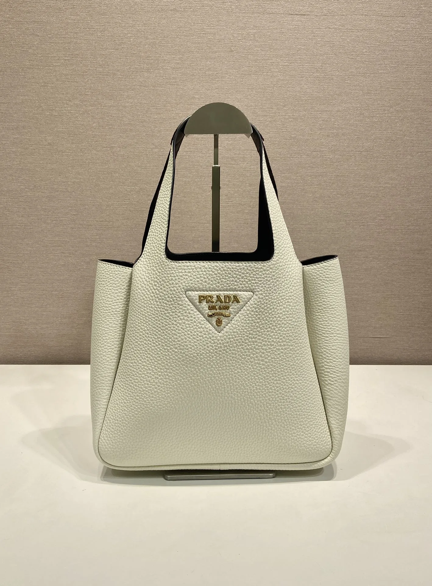 프라다 비텔로 레더 토트백  1BG335 25x21.5x14cm