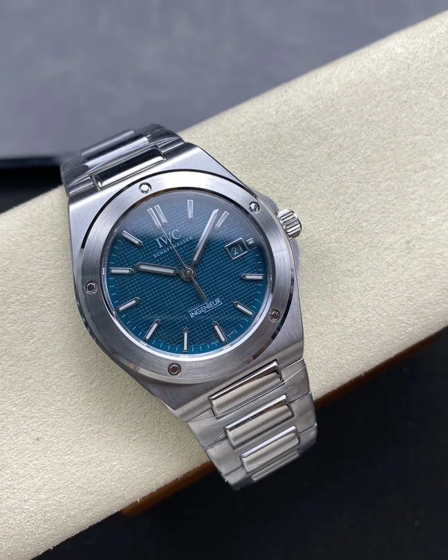 GH l 9015무브먼트  l 40mm l 인제니어 오토매틱 - IW323904