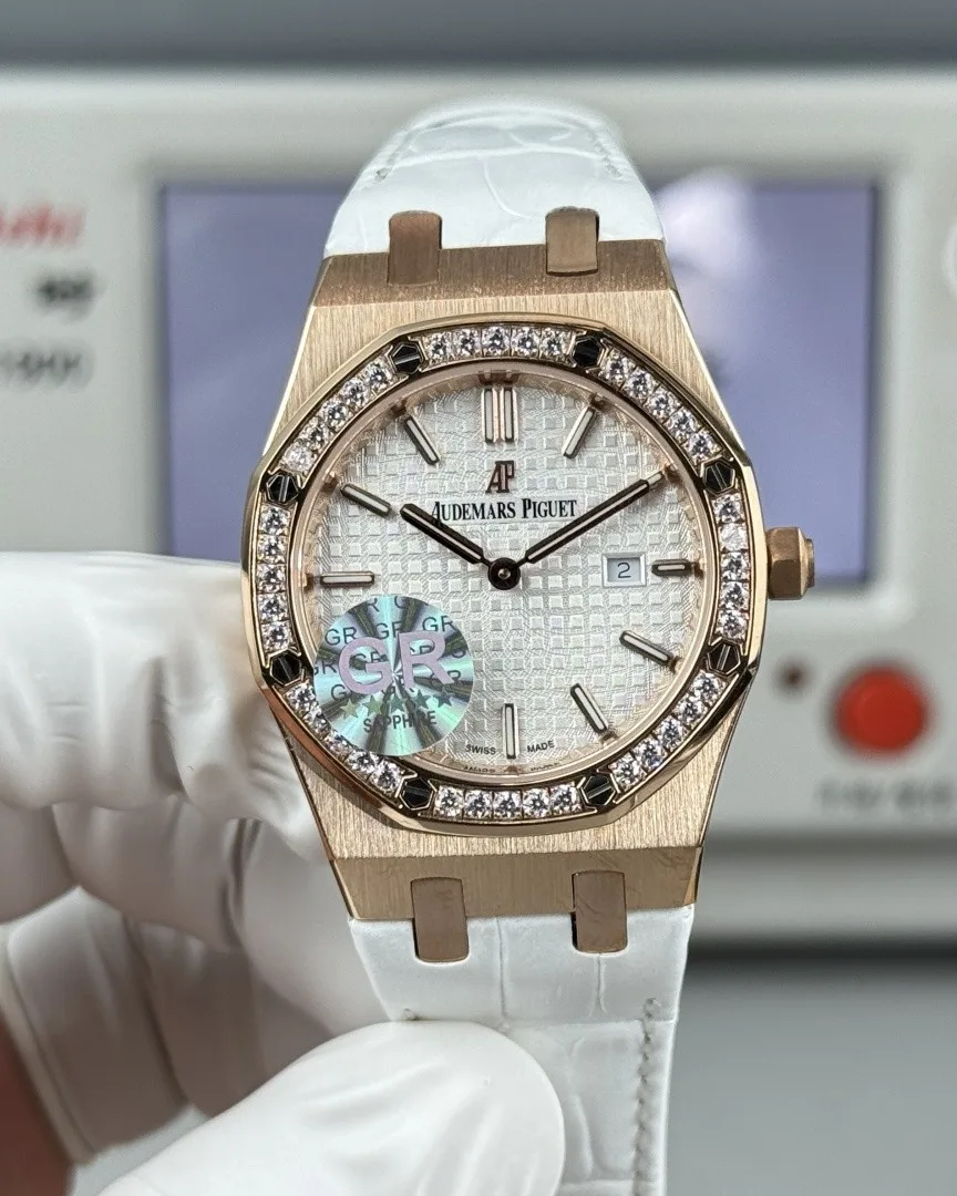 GR | 쿼츠 무브먼트 l 33mm l 오데마 피게 로열 오크 67651