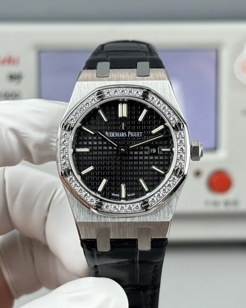 GR | 쿼츠 무브먼트 l 33mm l 오데마 피게 로열 오크 67651