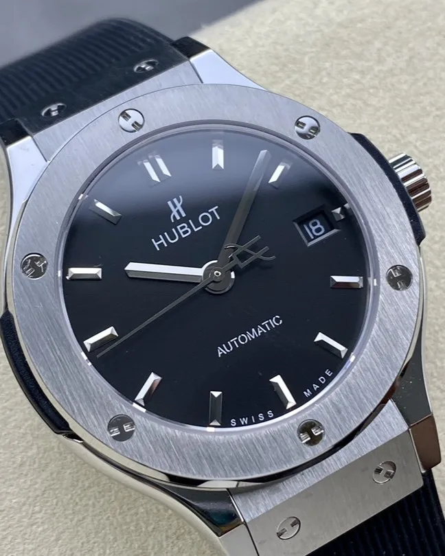 HB l HUB1110 l 38mm l Hublot Classic Fusion