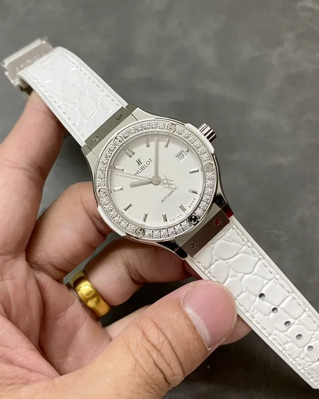 HB l HUB1110 l 38mm l Hublot Classic Fusion
