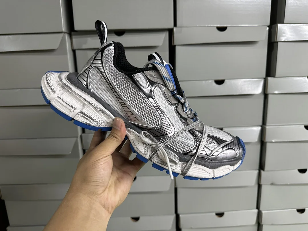 BALENCIAGA 3XL Sneakers