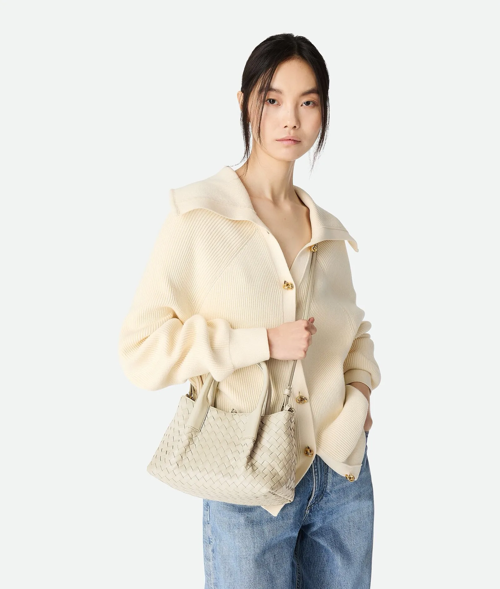 25FW 보테가베네타 스몰 피나코테카 폰단트 835881  24*15*12CM