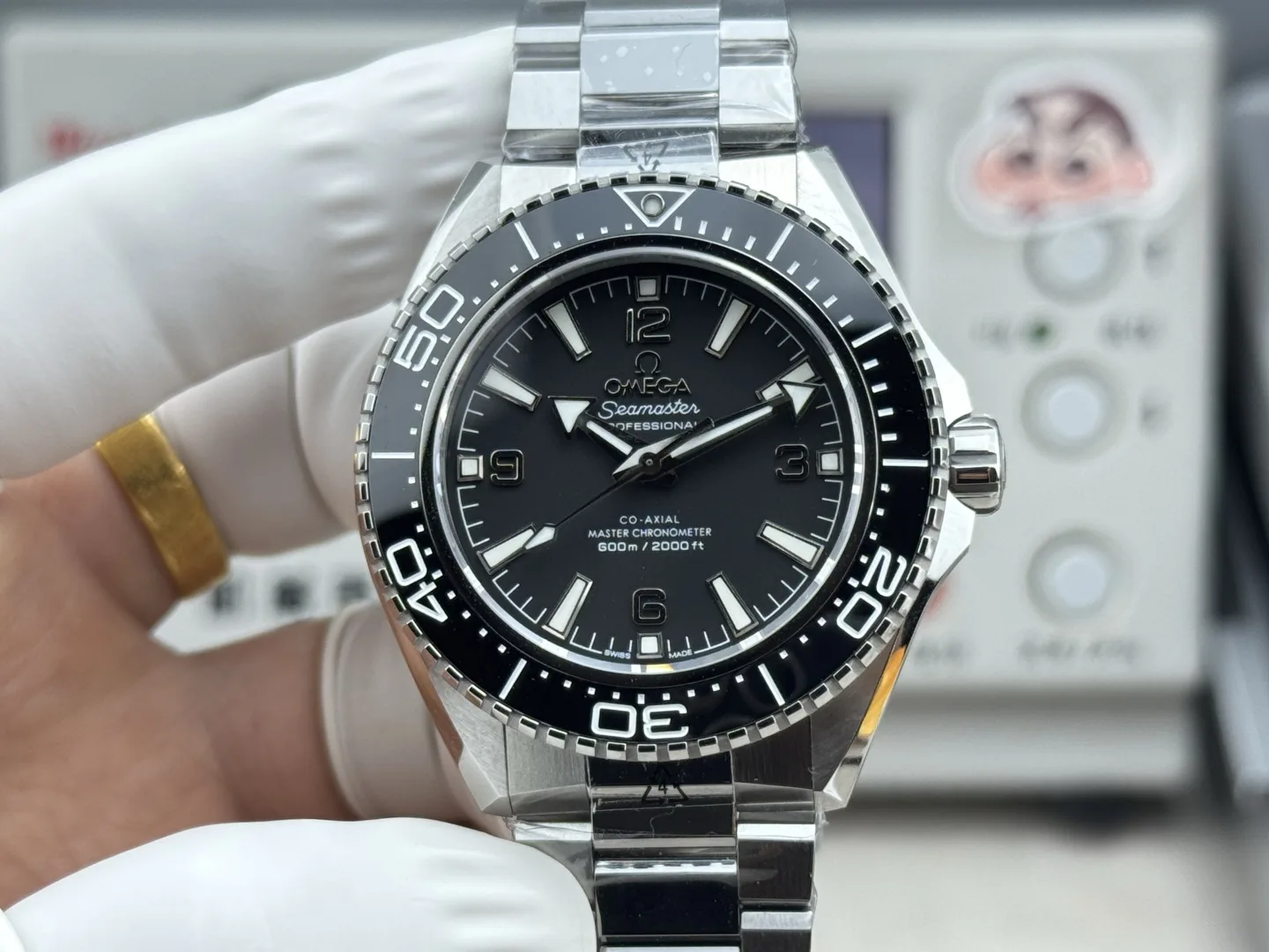 VS+ l 42mm l Planet Ocean 600M 217.32.42.21.01.003
