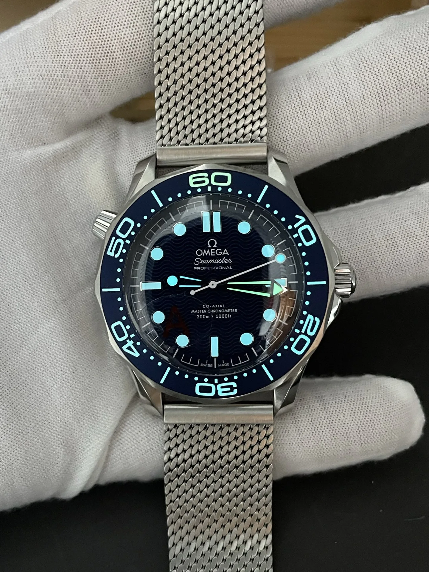VS | 8806 무브먼트｜42mm l 오메가 씨마스터 다이버 300M