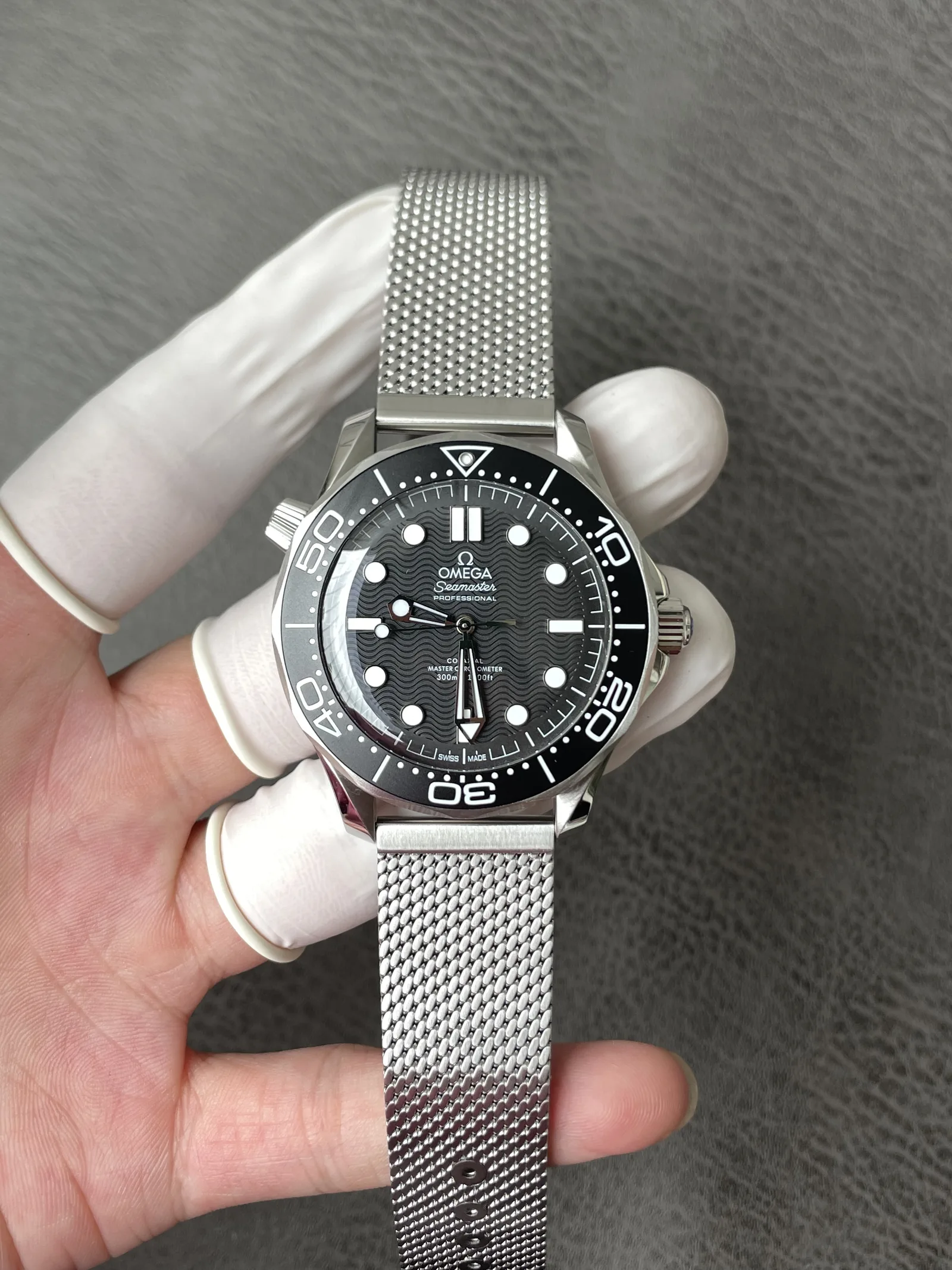 VS | 8806 무브먼트｜42mm l 오메가 씨마스터 다이버 300M