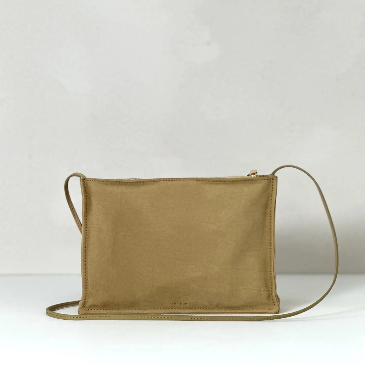 더로우 크로스백  스웨이드 23.5cmX16cmX5.5cm